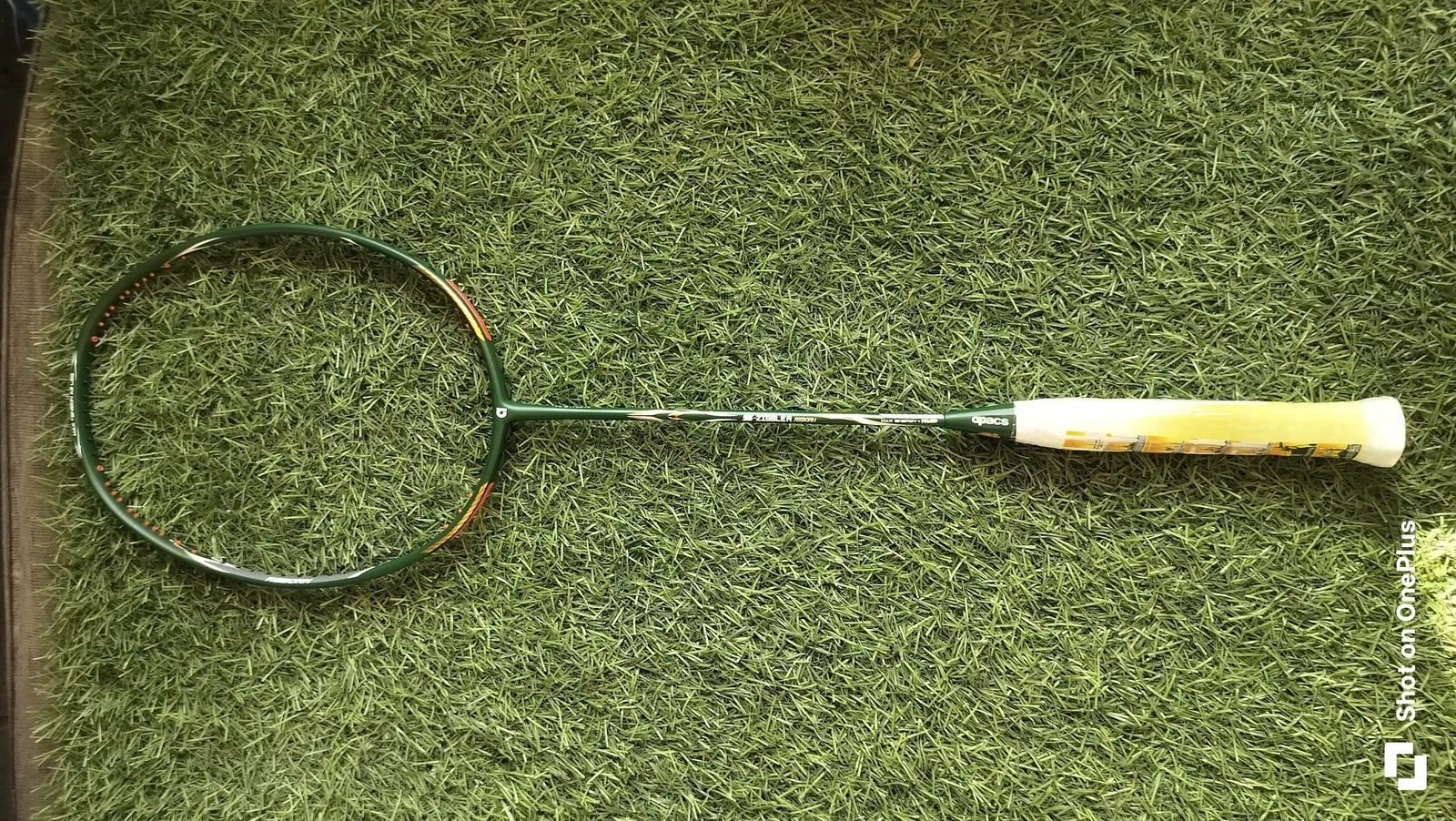 Apacs Z-Ziggler Reborn badminton racket - 2027 under Rs 3000 buying guide