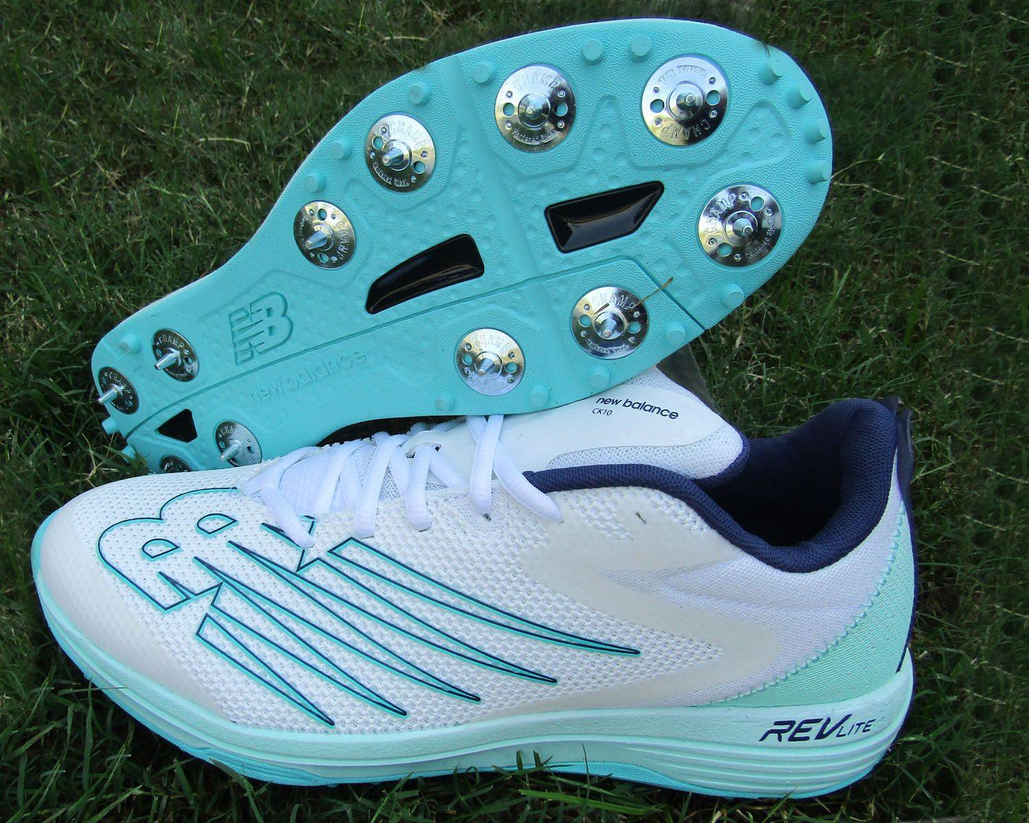 NB_CK10J5_Cricket_Shoes_