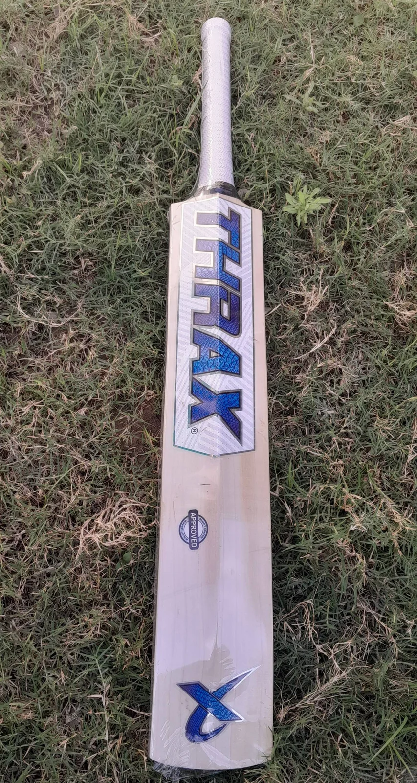 Thrax Grand Edition English Willow Cricket Bat Thrax Grand Edition English Willow Cricket Bat