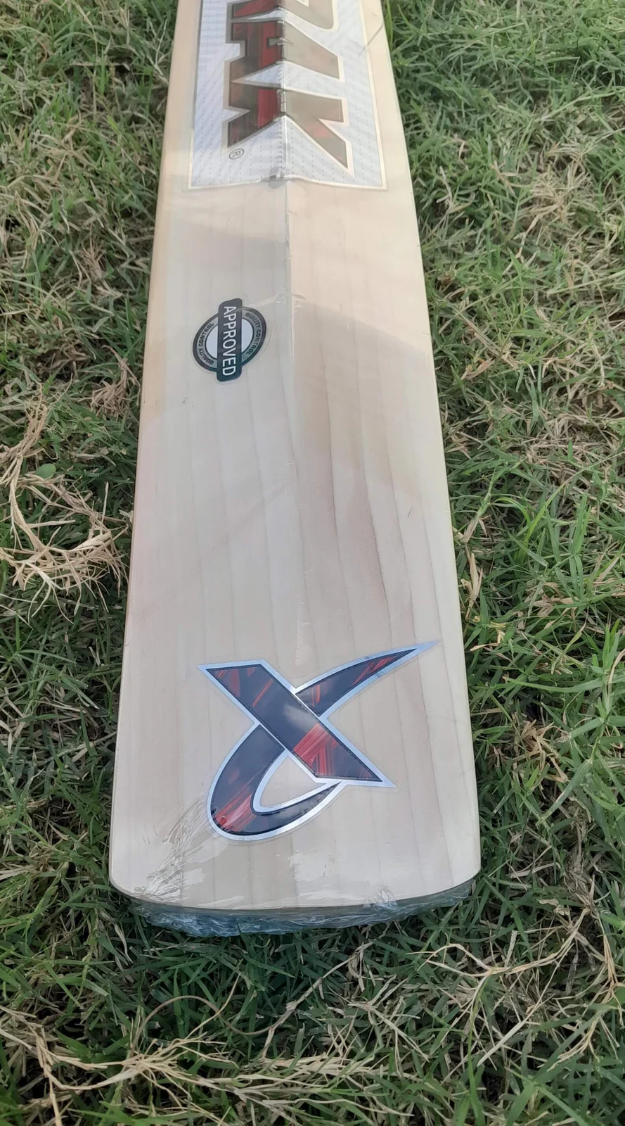 Thrax Roar Ultimate English Willow Cricket Bat Thrax Roar Ultimate English Willow Cricket Bat