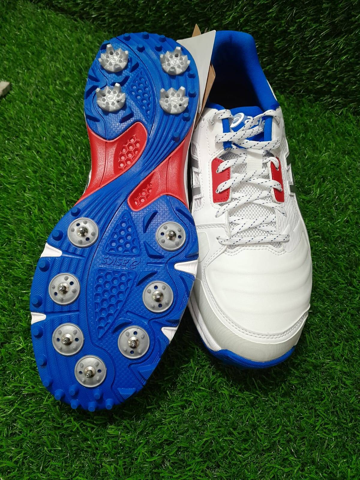 Asics Gel Gully 7 Cricket Shoes White Pure Silver