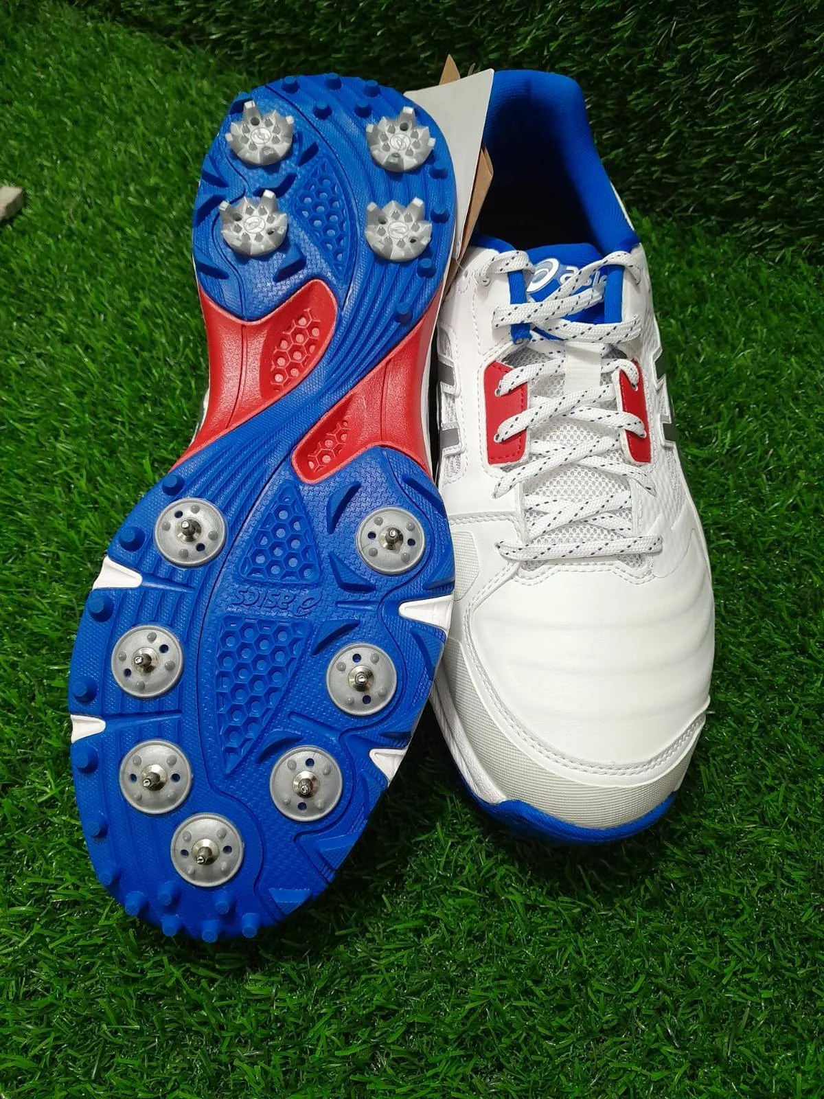 Asics Gel Gully 7 Cricket Shoes White Pure Silver