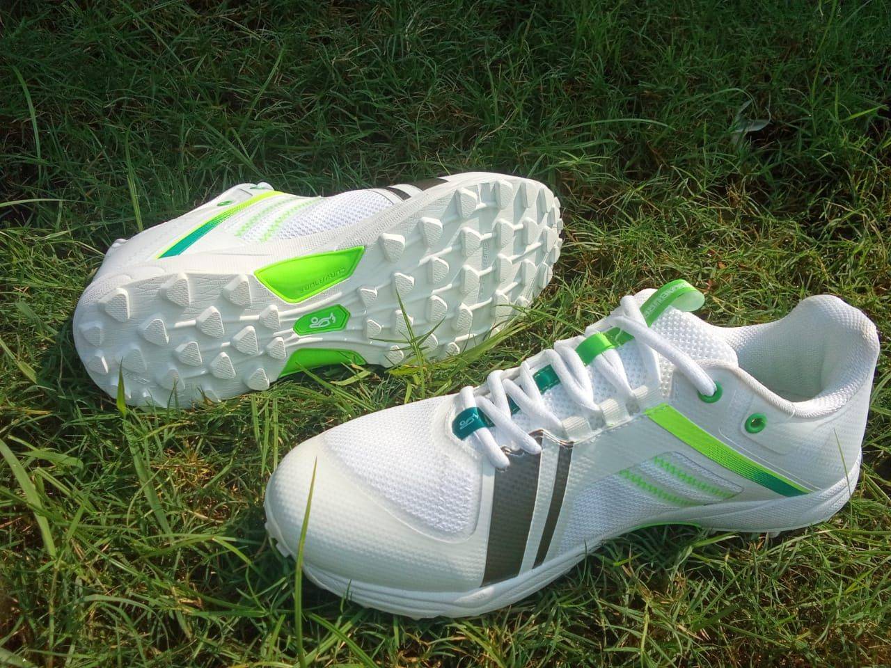 Kookaburra_pro_2.0_Stud_shoes