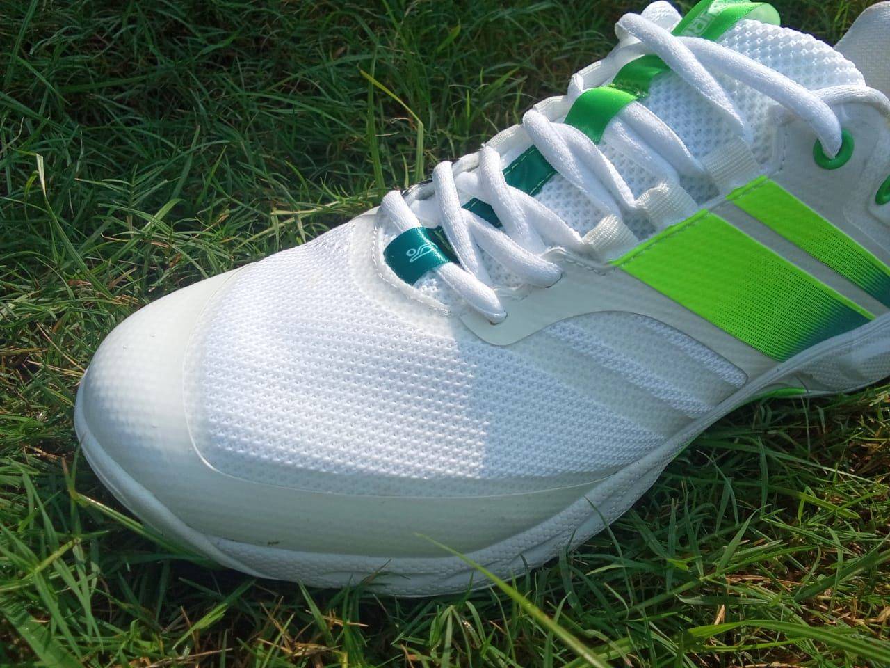 Kookaburra_pro_2.0_Stud_shoes