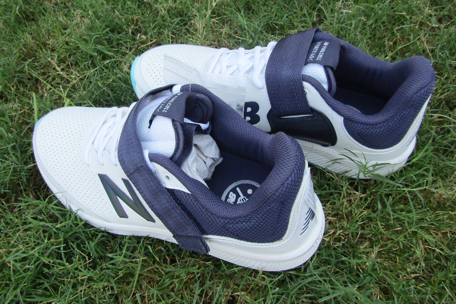 NB_cricket_shoes_