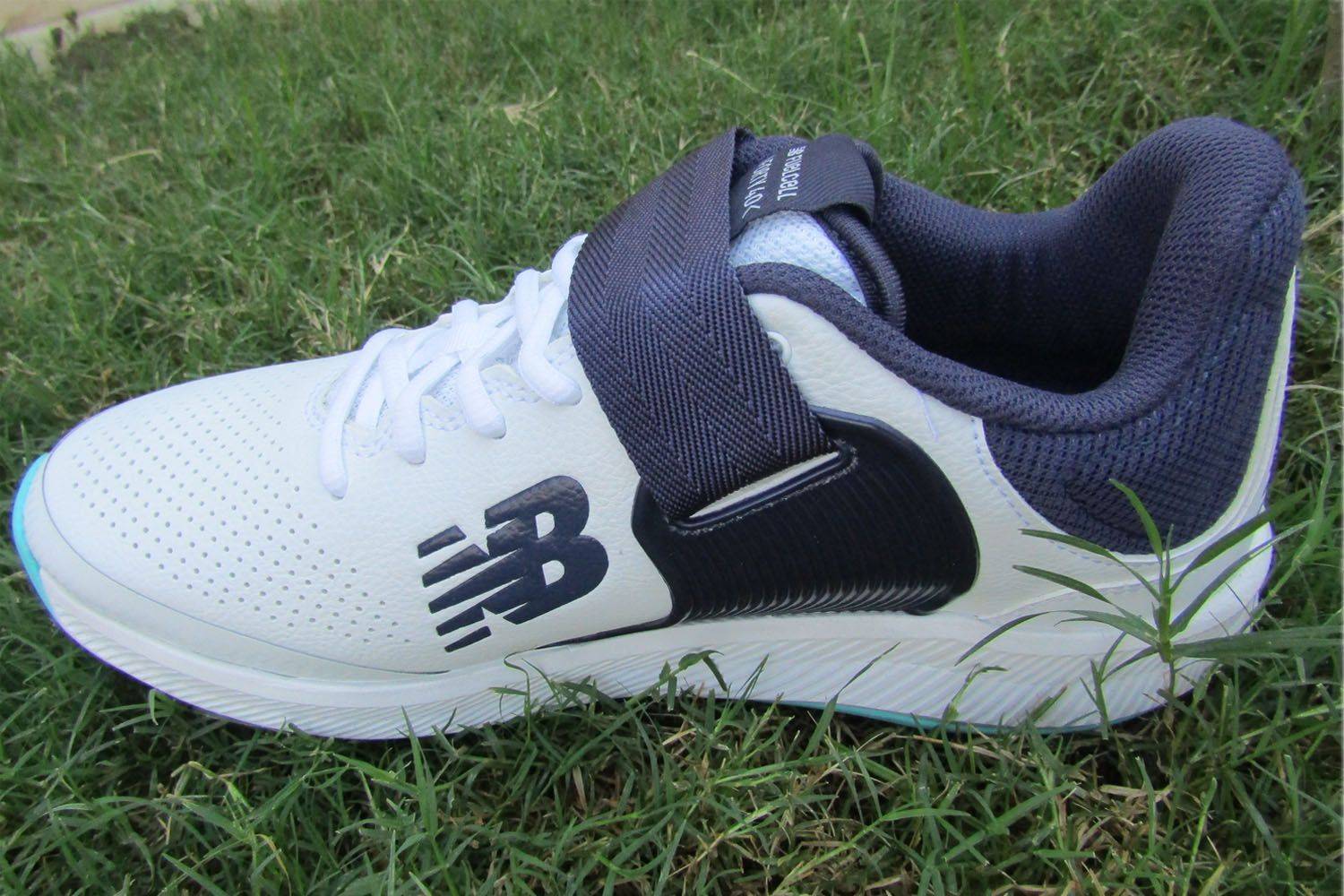 NB_cricket_shoes_