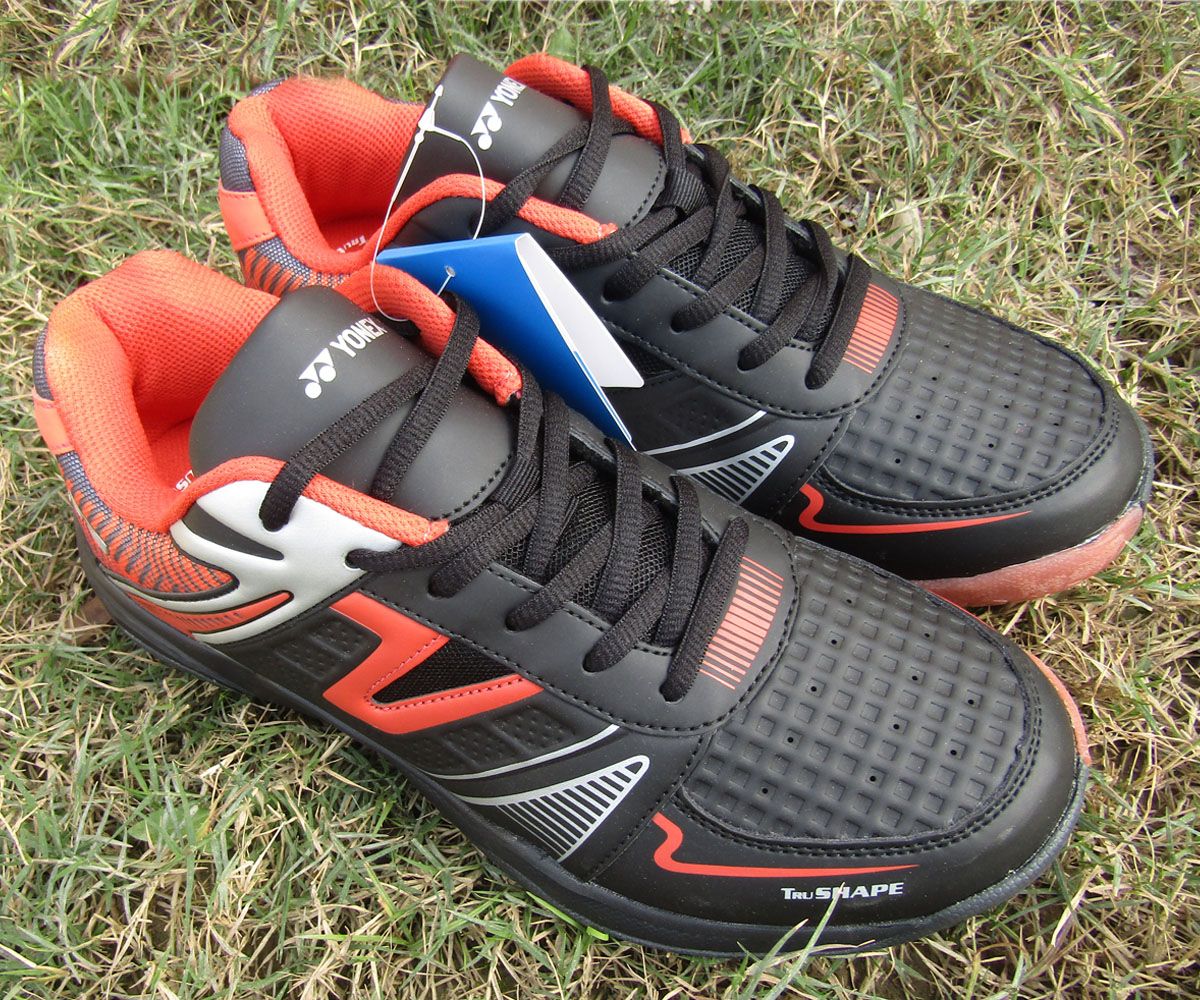 TOKYO 3 Badminton Shoes Black and Red