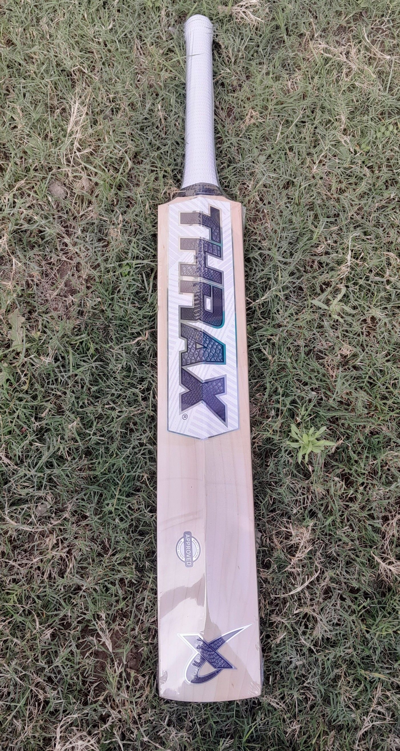 Thrax Black Edition Premium English Willow Cricket Bat