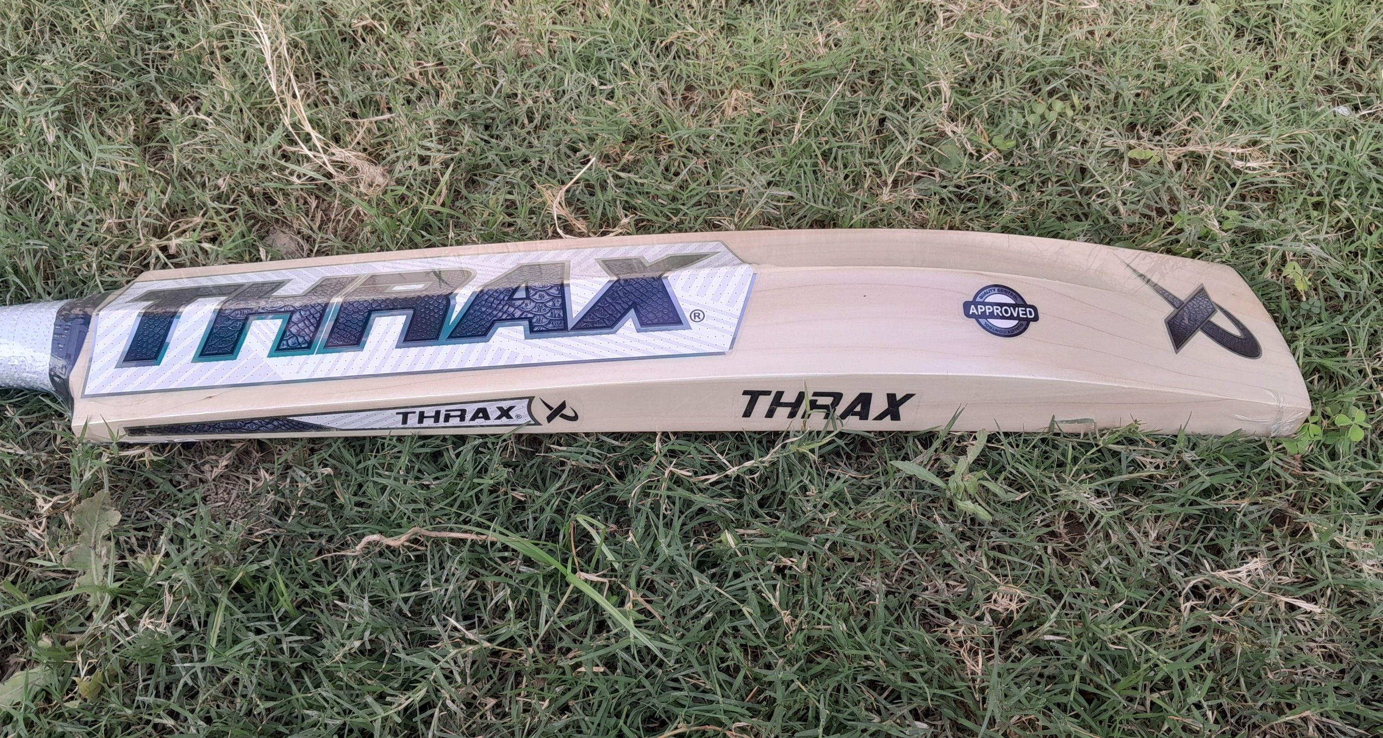 Thrax Black Edition Premium English Willow Cricket Bat
