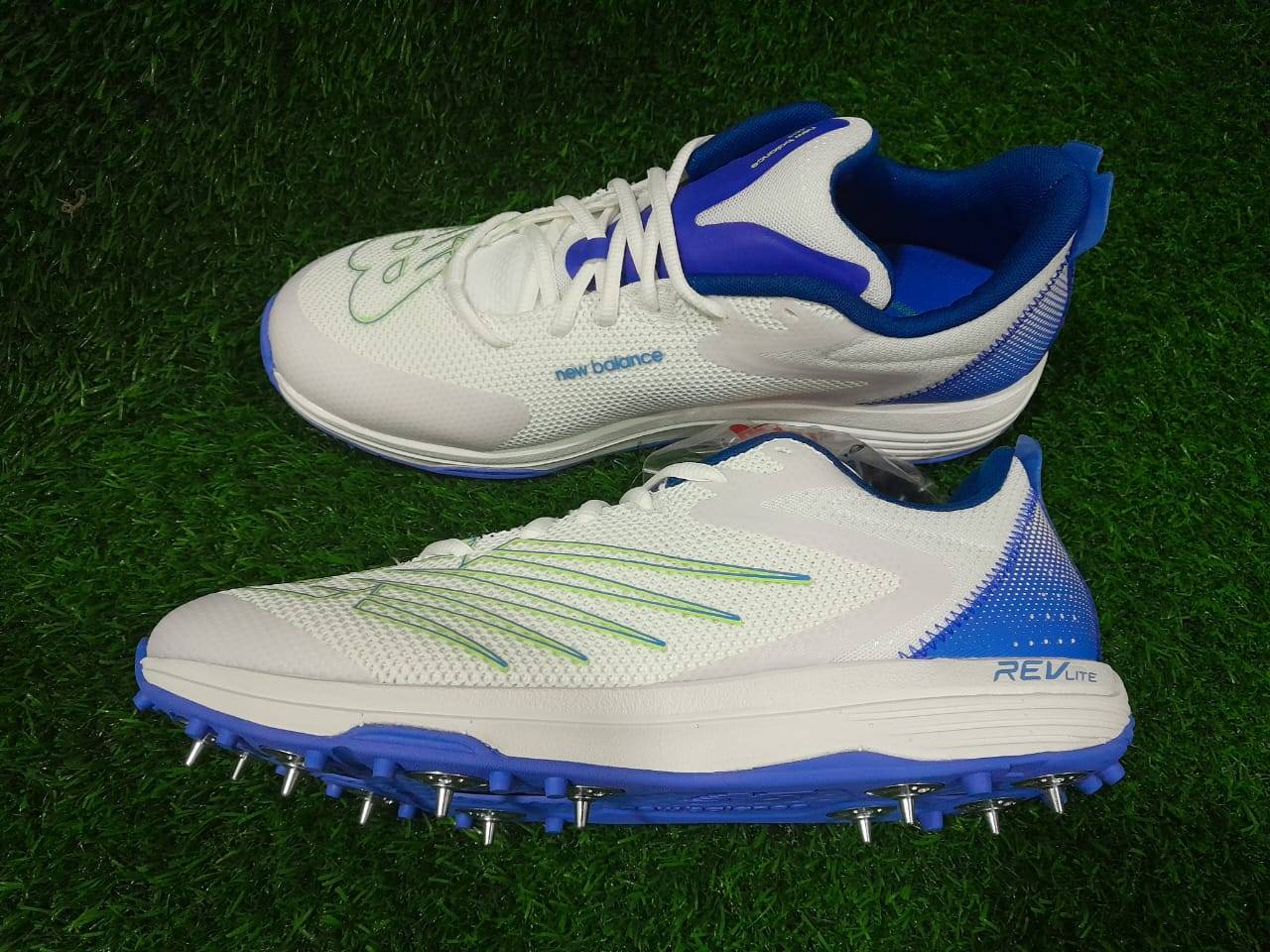 New Balance CK10 R5 Spike Cricket Shoes White Blue