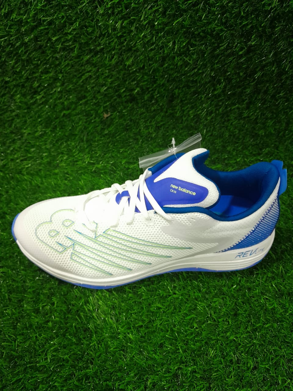 New Balance CK10 R5 Spike Cricket Shoes White Blue