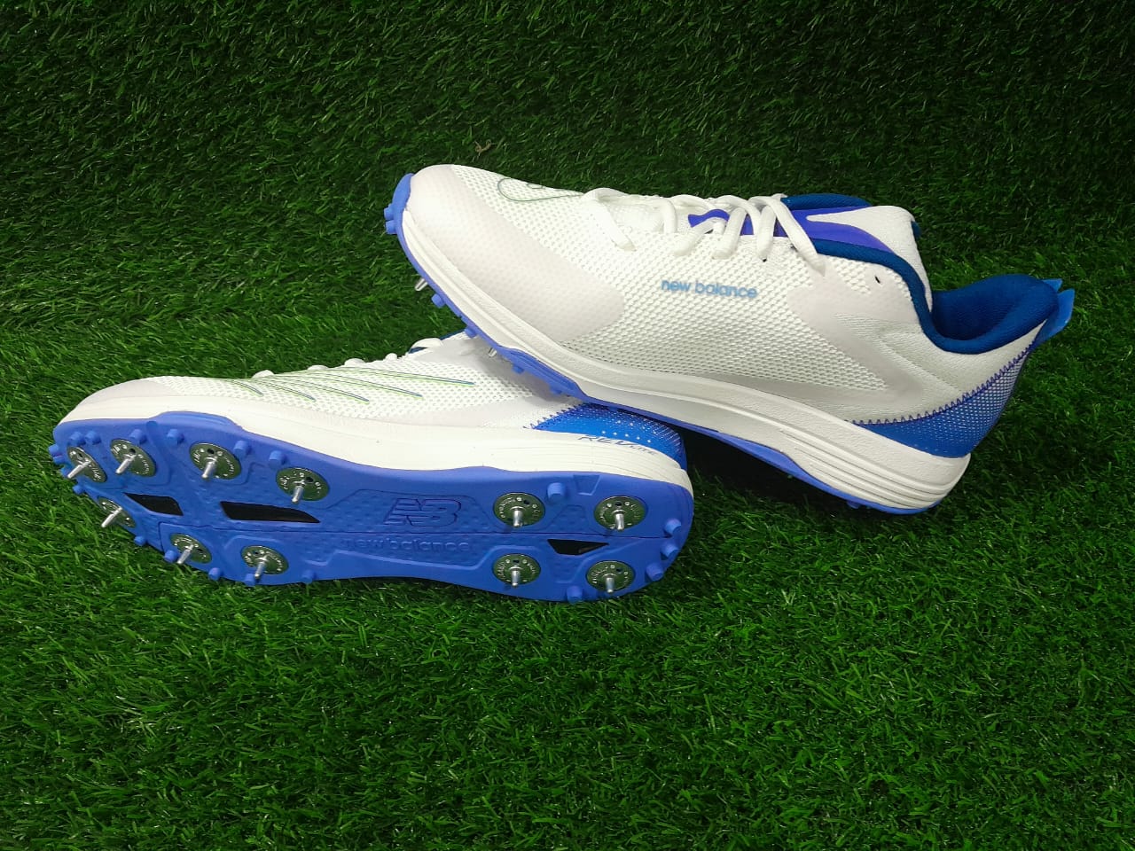 New Balance CK10 R5 Spike Cricket Shoes White Blue