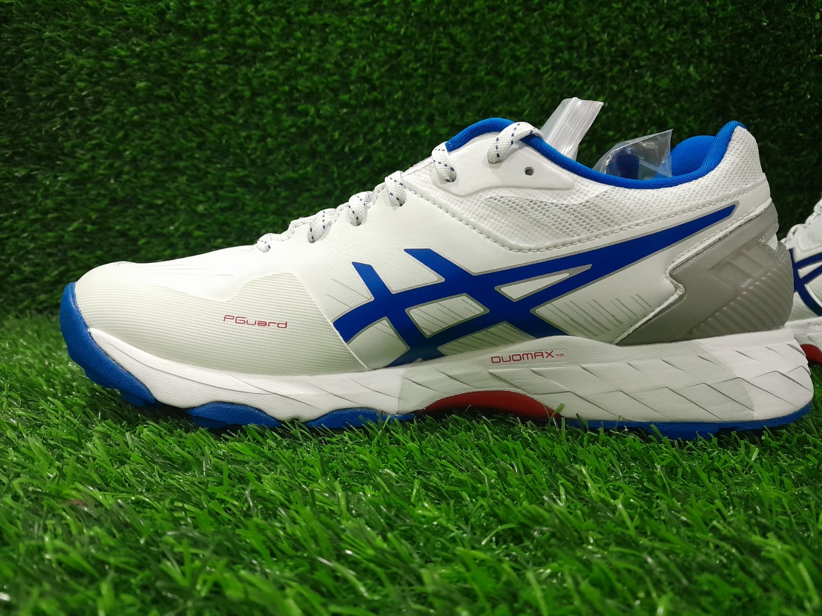 Asics 350 Not Out FF Leather Full Spike Cricket Shoes White Tuna Blue