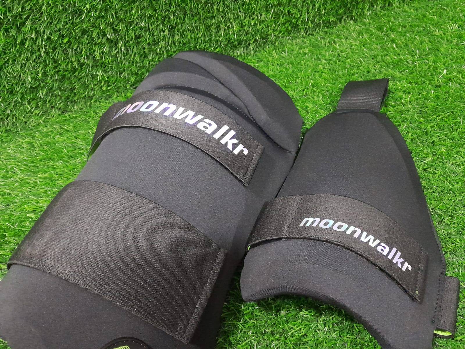 Moonwalkr 2.0 Cricket Thigh Guard Black Small